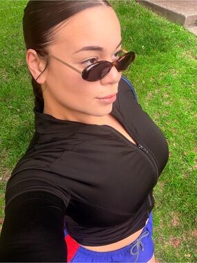 Meet your Posher, Yoana